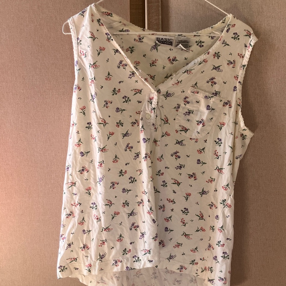 FINAL MARKDOWN Basic Editions White Floral Sleeveless Blouse extra large